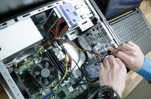 10 Best Tool Sets for a Computer Repair Business