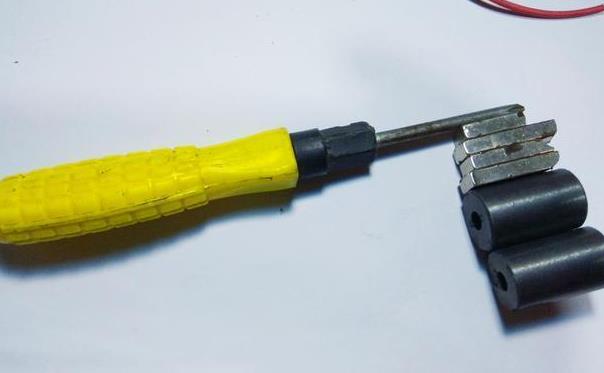 How To: Magnetize a Screwdriver